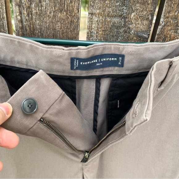 Everlane Men's The Performance Chino Uniform
Slim Fit Taupe Pants in Sz 31 X 32 - Picture 3 of 15